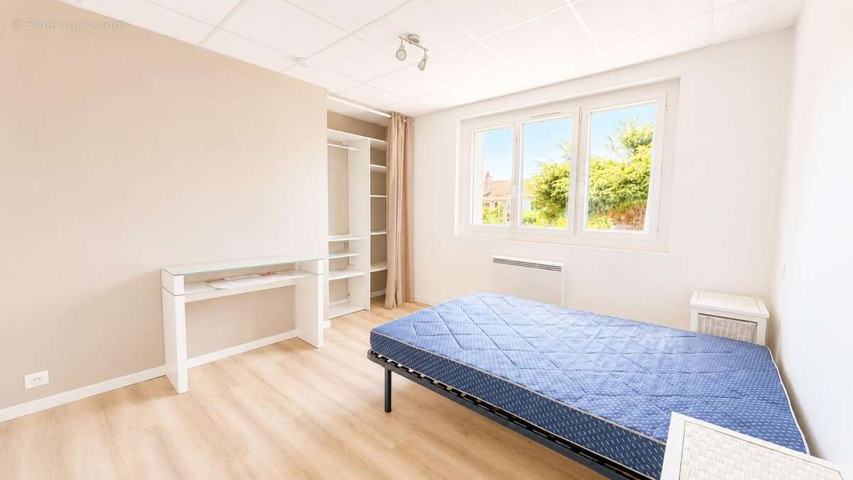 Maison de 144 m² entièrement rénovée – Deux logements indépendants – Terrain de 457 m² - photo 7