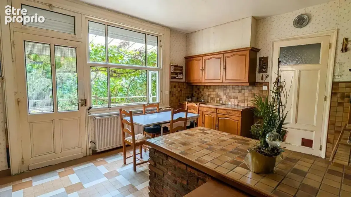 Maison de ville de 210 m², 1500 m² de jardin, grand garage - photo 8
