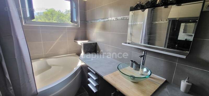 Maison à SANTA-LUCIA-DI-MORIANI