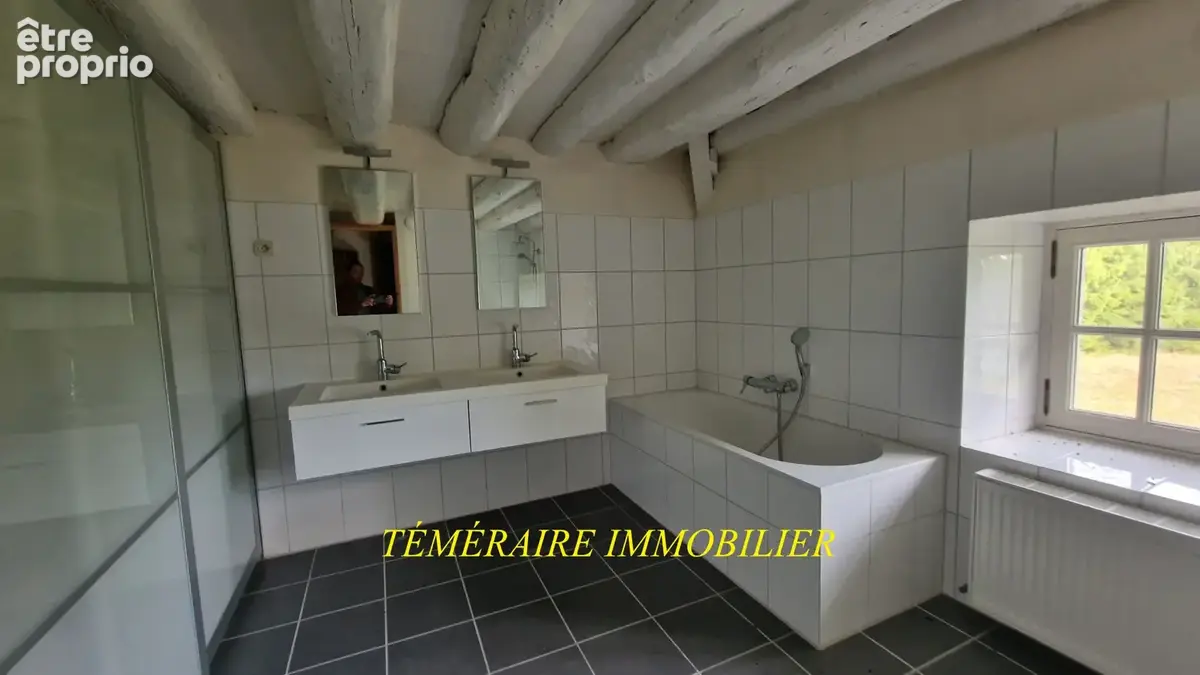Axe Champagnole / Lons - Ensemble immobilier composé de 3 Maisons - photo 10