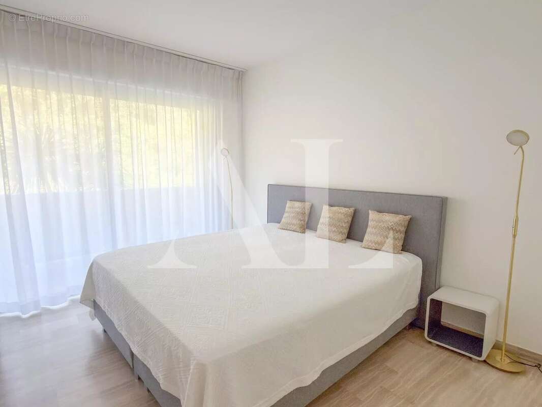 Appartement à VALLAURIS