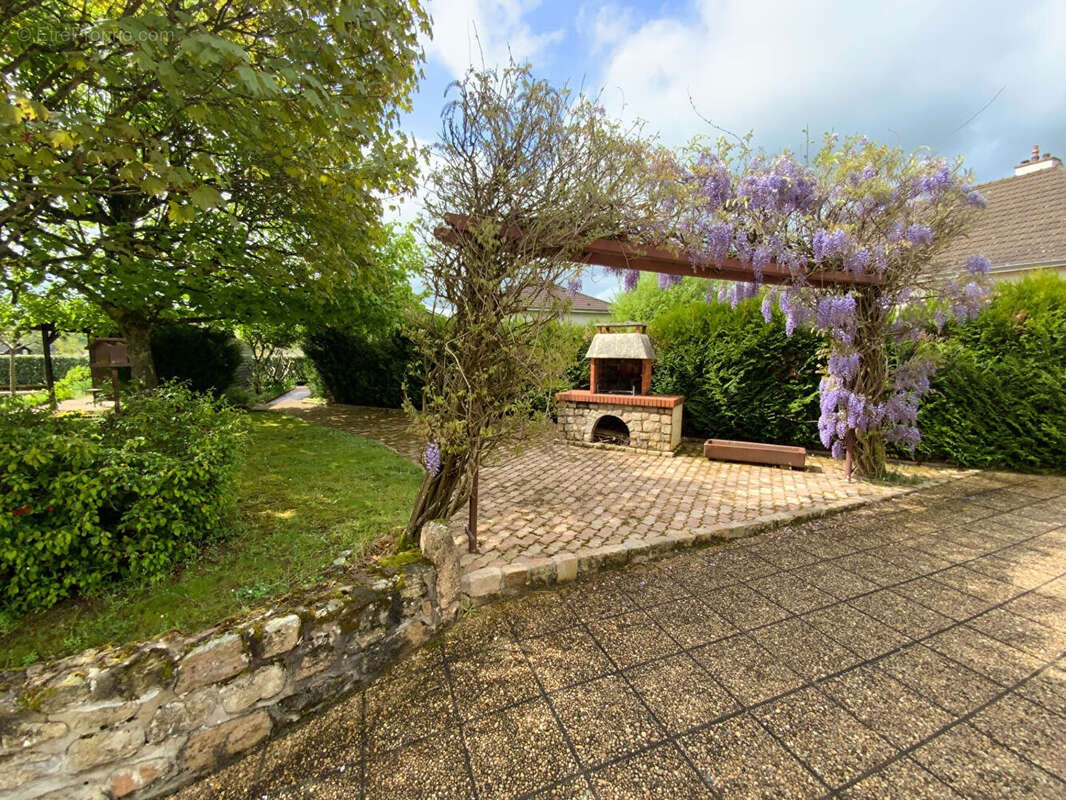 Maison à TOULON-SUR-ARROUX