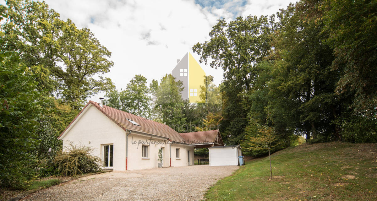 Maison à COMMENAILLES