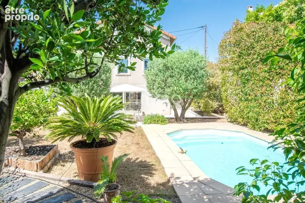 Maison 6 pièces 145 m² · à Marseille-12e · 145 m² · 895 000 €