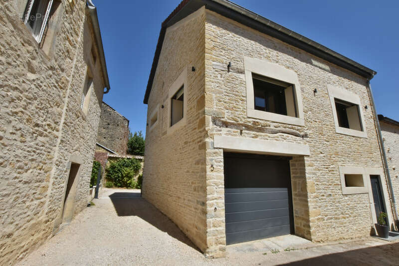 Maison à NUITS-SAINT-GEORGES