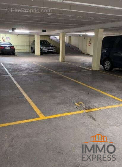 Parking à PARIS-13E