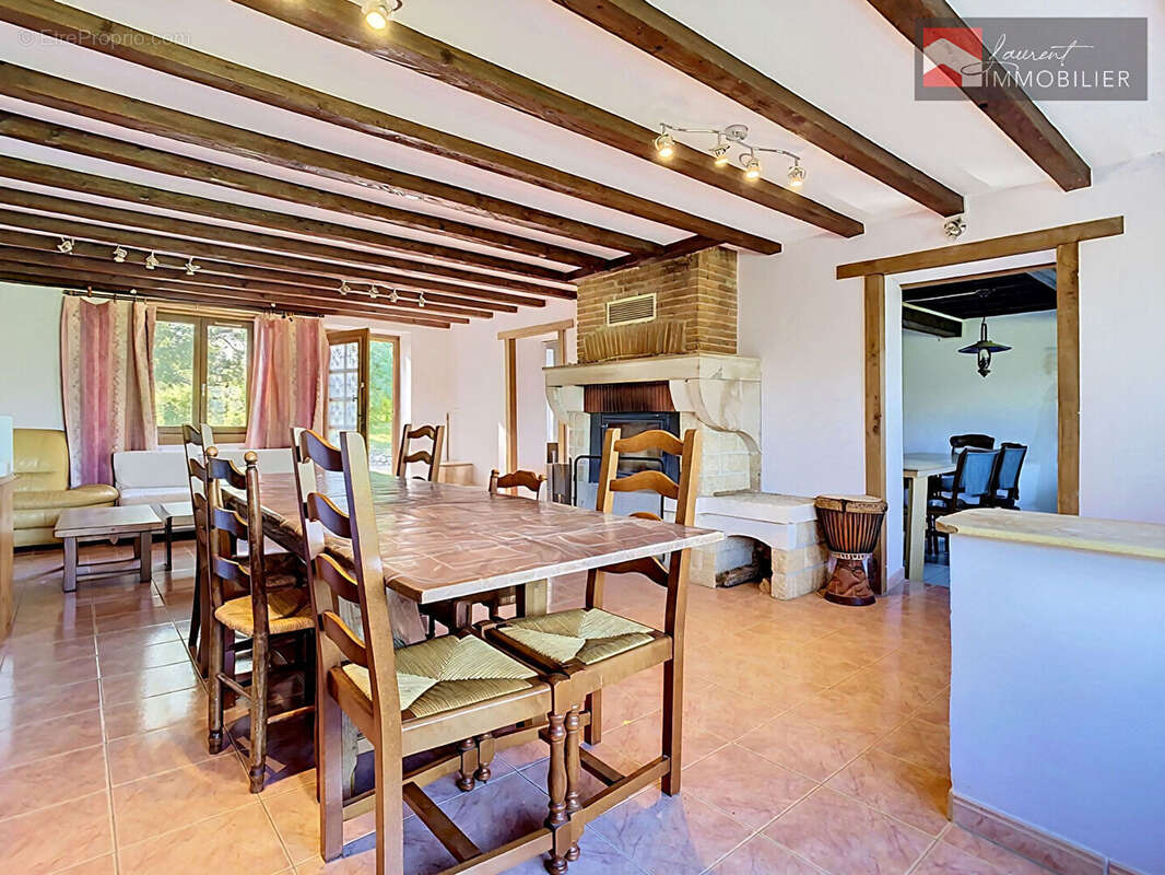 Maison à SERVIGNAT