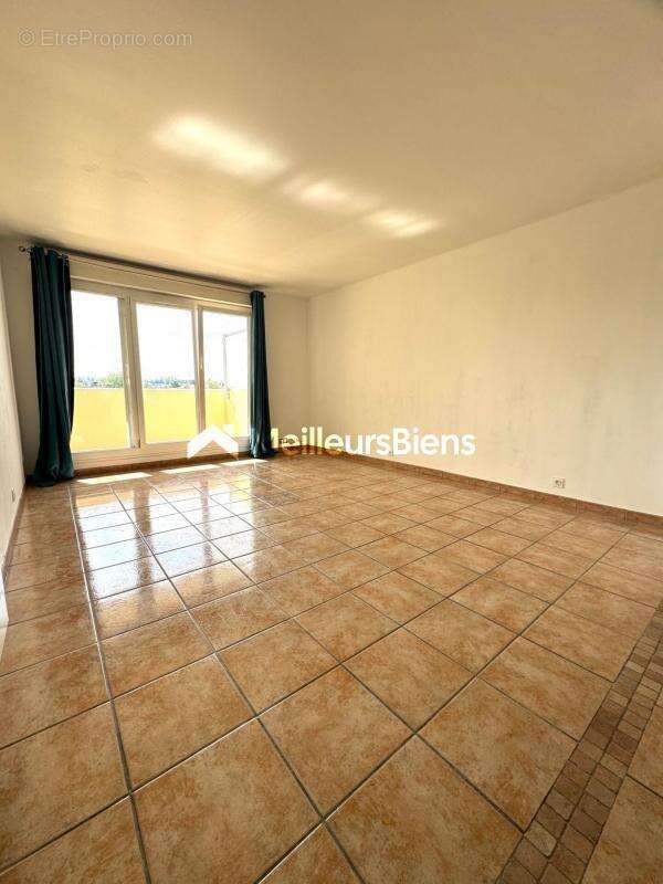 Appartement à VILLEMOMBLE