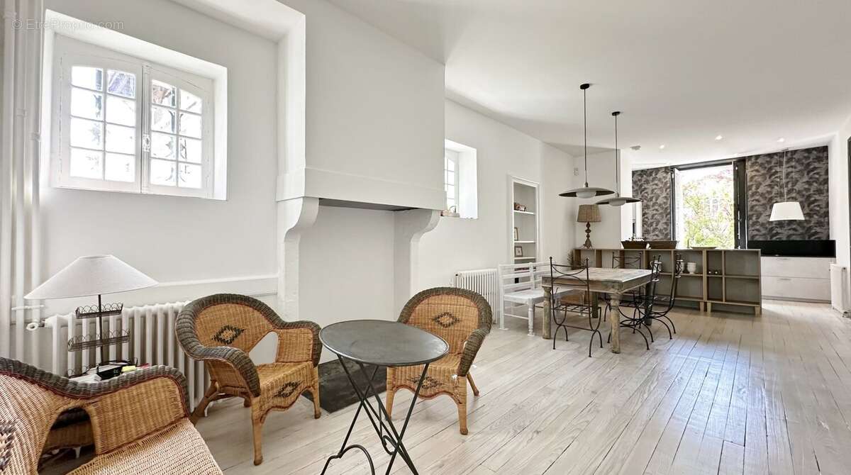 Maison de caractere de type t8 de 290 m2 sur une parcelle de 820 m2 - photo 3