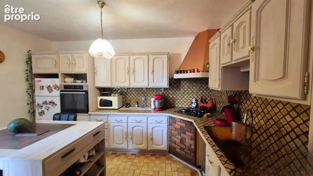 Maison à vendre 5 pièces VIC LE COMTE (63) - photo 8