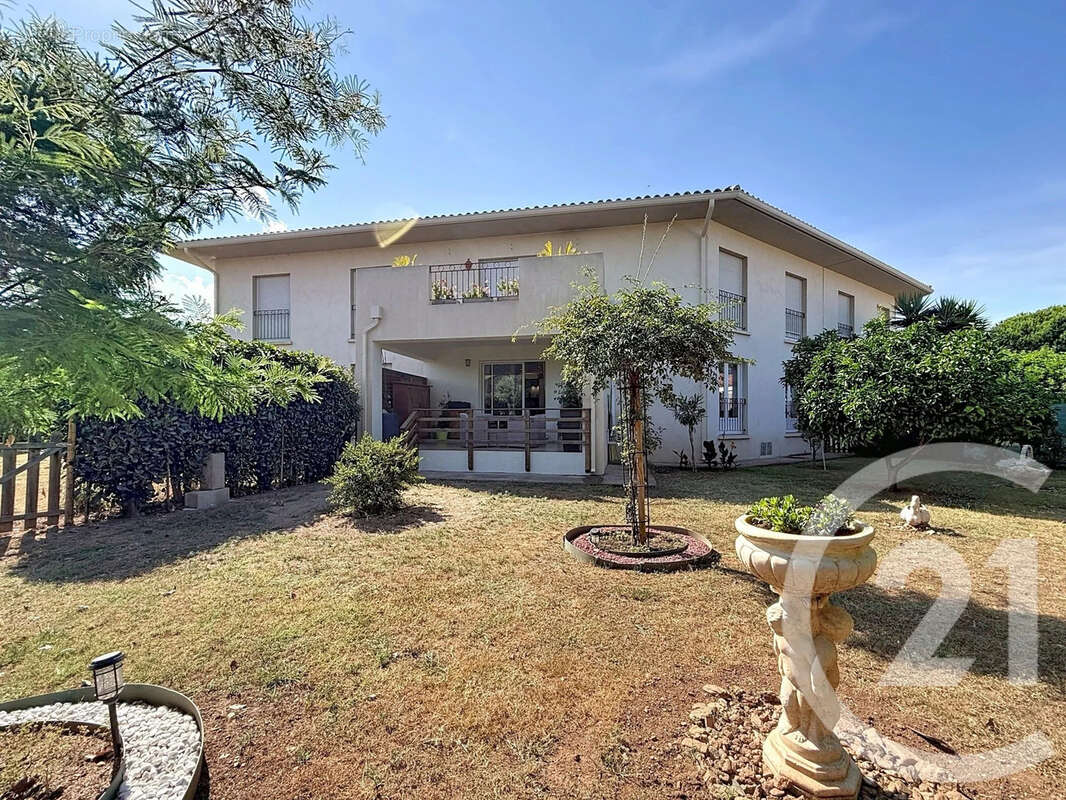 Appartement 79 m² à Santa-Lucia-Di-Moriani  - photo 8