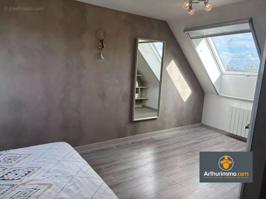 Maison à NEUFCHATEL-SUR-AISNE