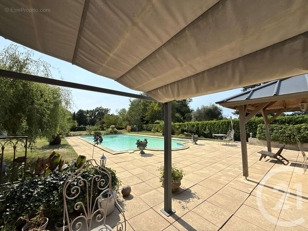 Maison 285 m² à Orthez  - photo 5