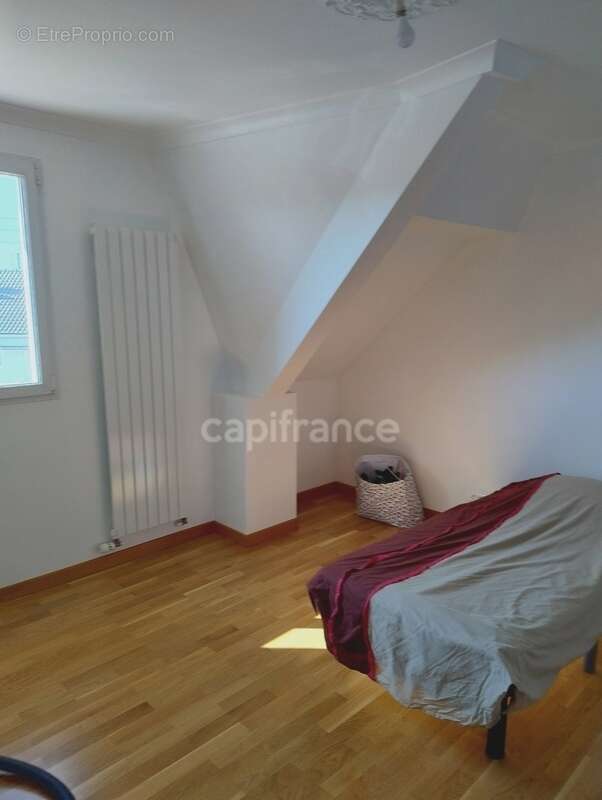 Maison à VIGNEUX-SUR-SEINE