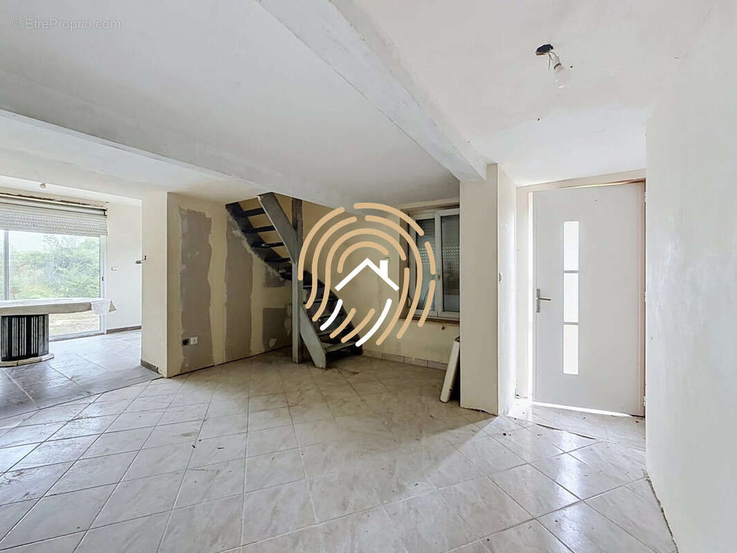 Maison 56 m² à Raimbeaucourt  - photo 2