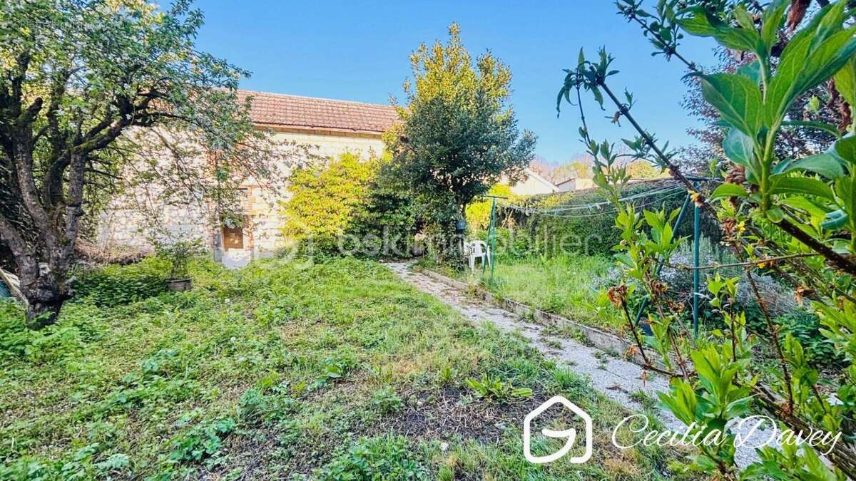 Maison à VILLENEUVE-L'ARCHEVEQUE