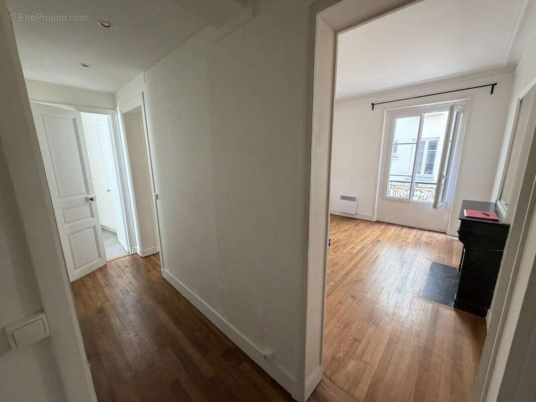 Appartement à PARIS-16E