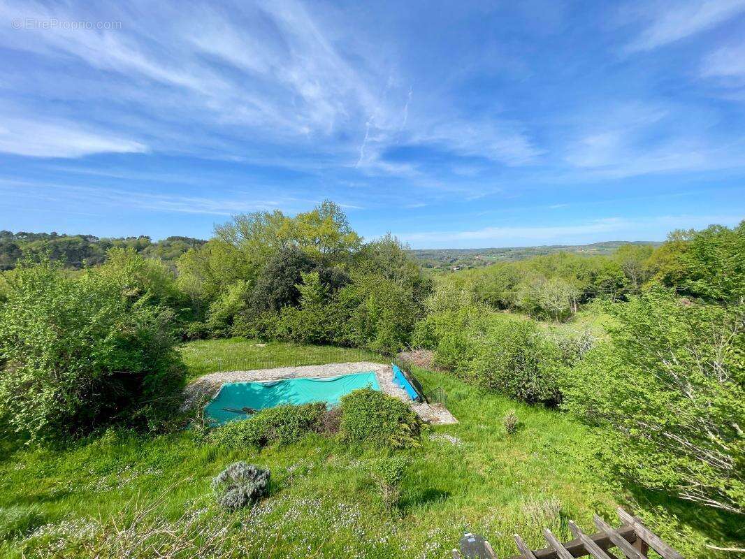 Maison à SAINTE-NATHALENE