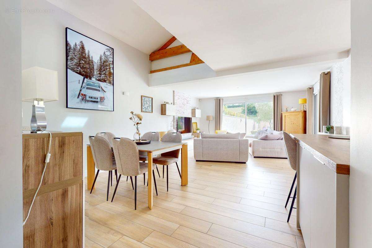 Maison à SATHONAY-VILLAGE