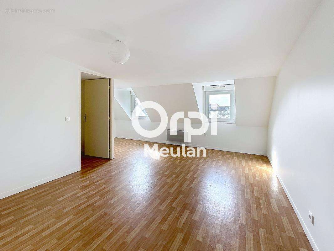 Appartement à LES MUREAUX