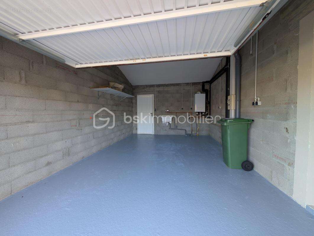 Maison à MONTELIMAR