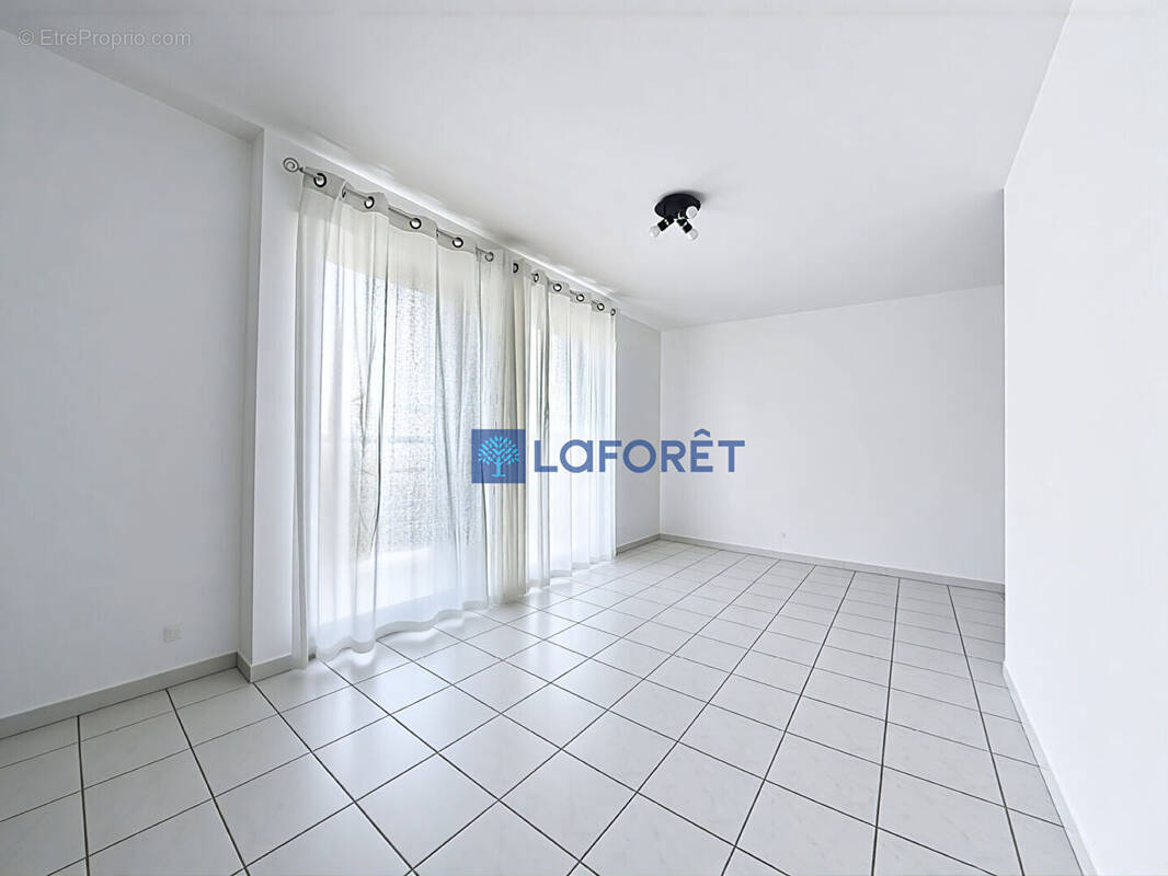 Appartement à SAVIGNY-SUR-ORGE