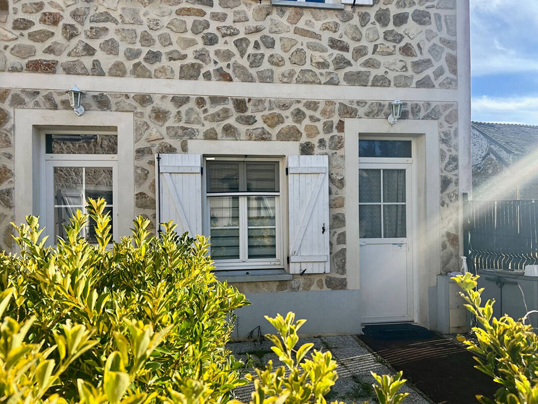 Appartement à GRISY-SUISNES