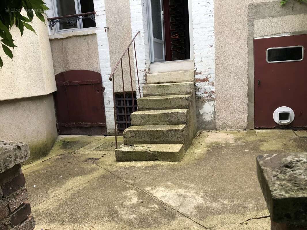 Maison ancienne de charme – 4 pièces – Jardin et cour – Sens - photo 13
