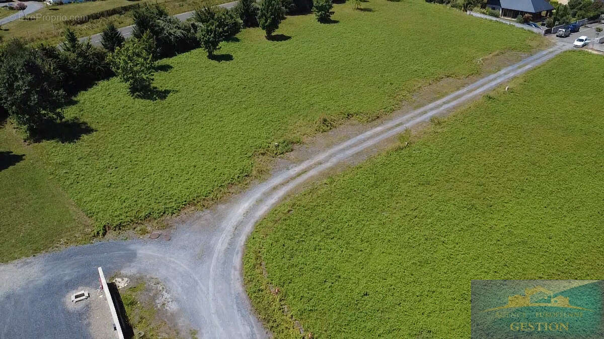 Terrain de 1596 m2 - photo 4