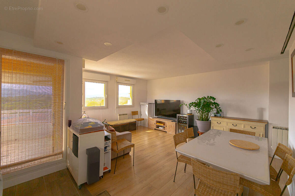 Appartement à LE CANNET