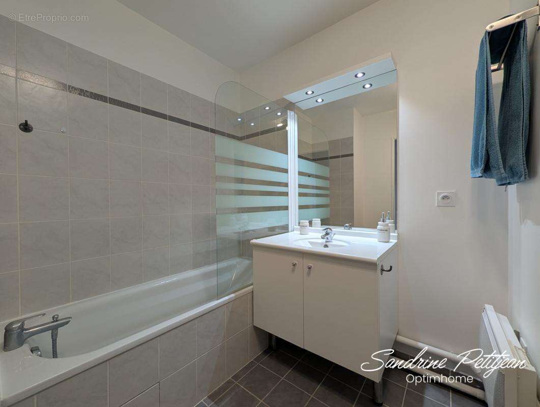 A vendre - Appartement T2 de 41.39m² - 1 chambre - avec Garage - Saint Marcel en Dombes 01390 - photo 8