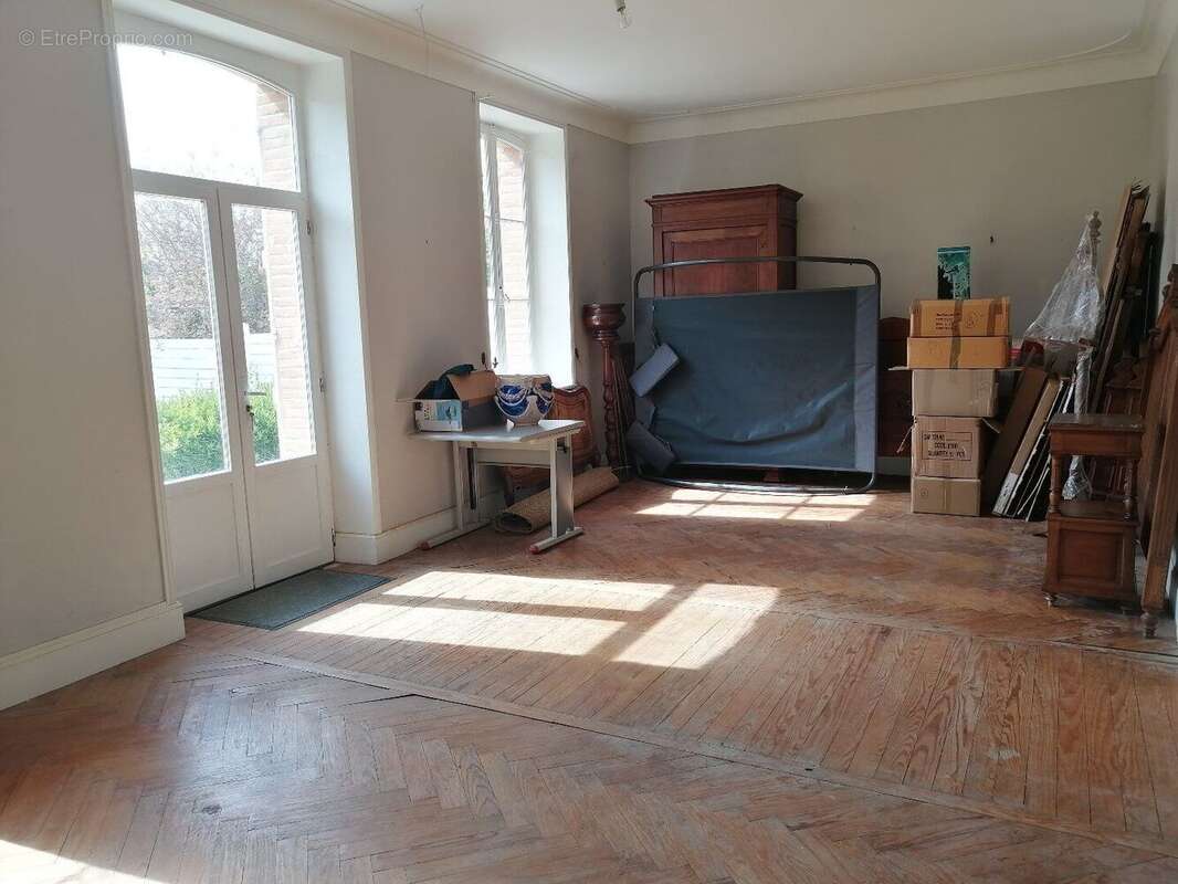 Maison bourgeoise à rénover         secteur Castelsarrasin - photo 3