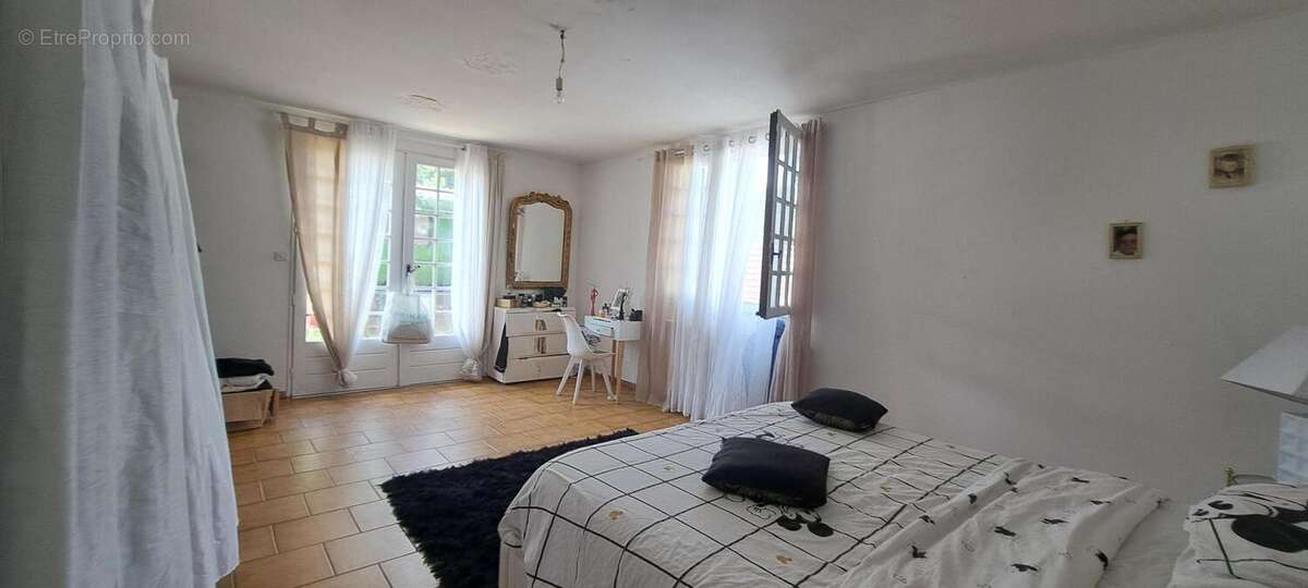 Maison à AMBARES-ET-LAGRAVE