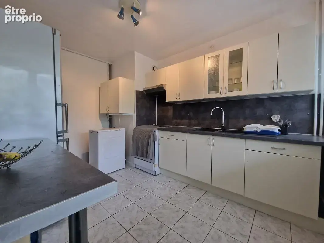 Appartement de 3 pièces traversant est-ouest,  situé au rez-de-chaussée surélevé et 1er étage, d’une superficie habitable de 68m - photo 2