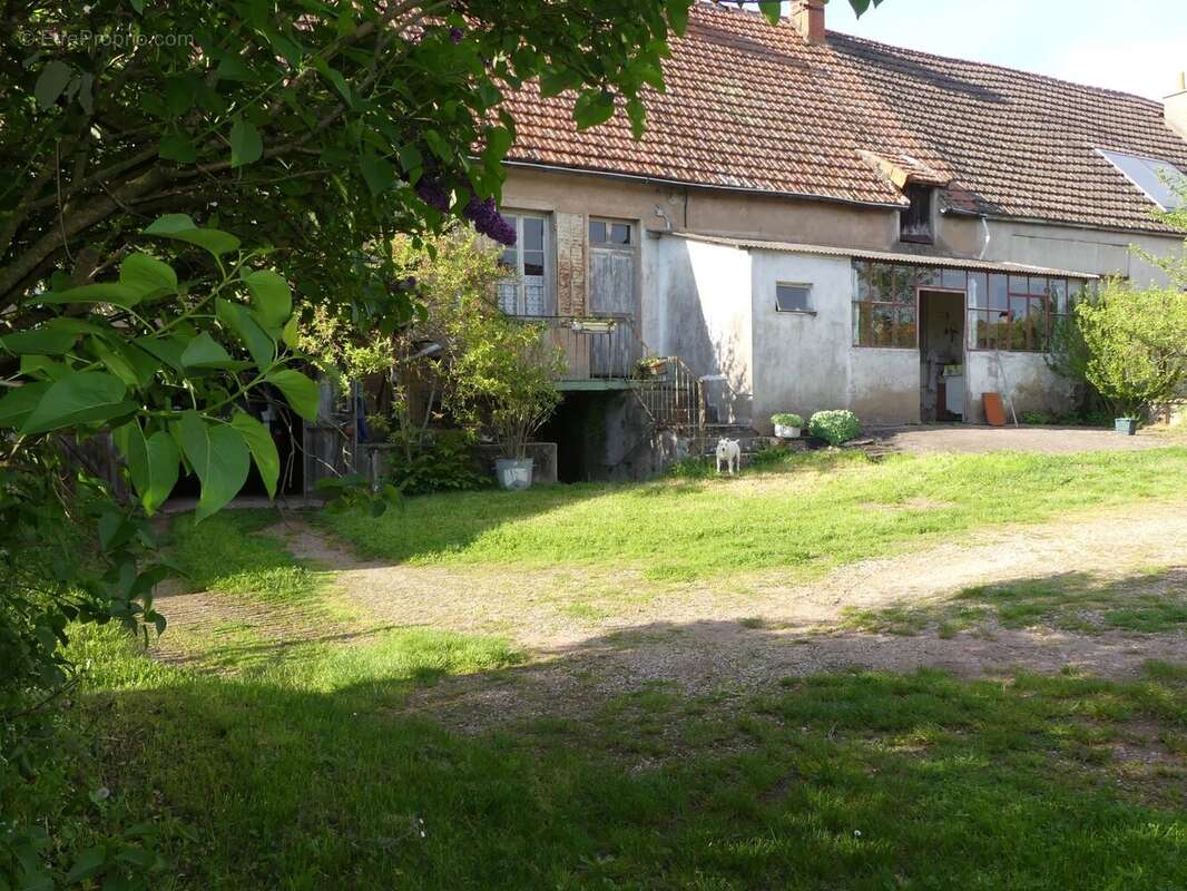 Maison à ESSERTENNE