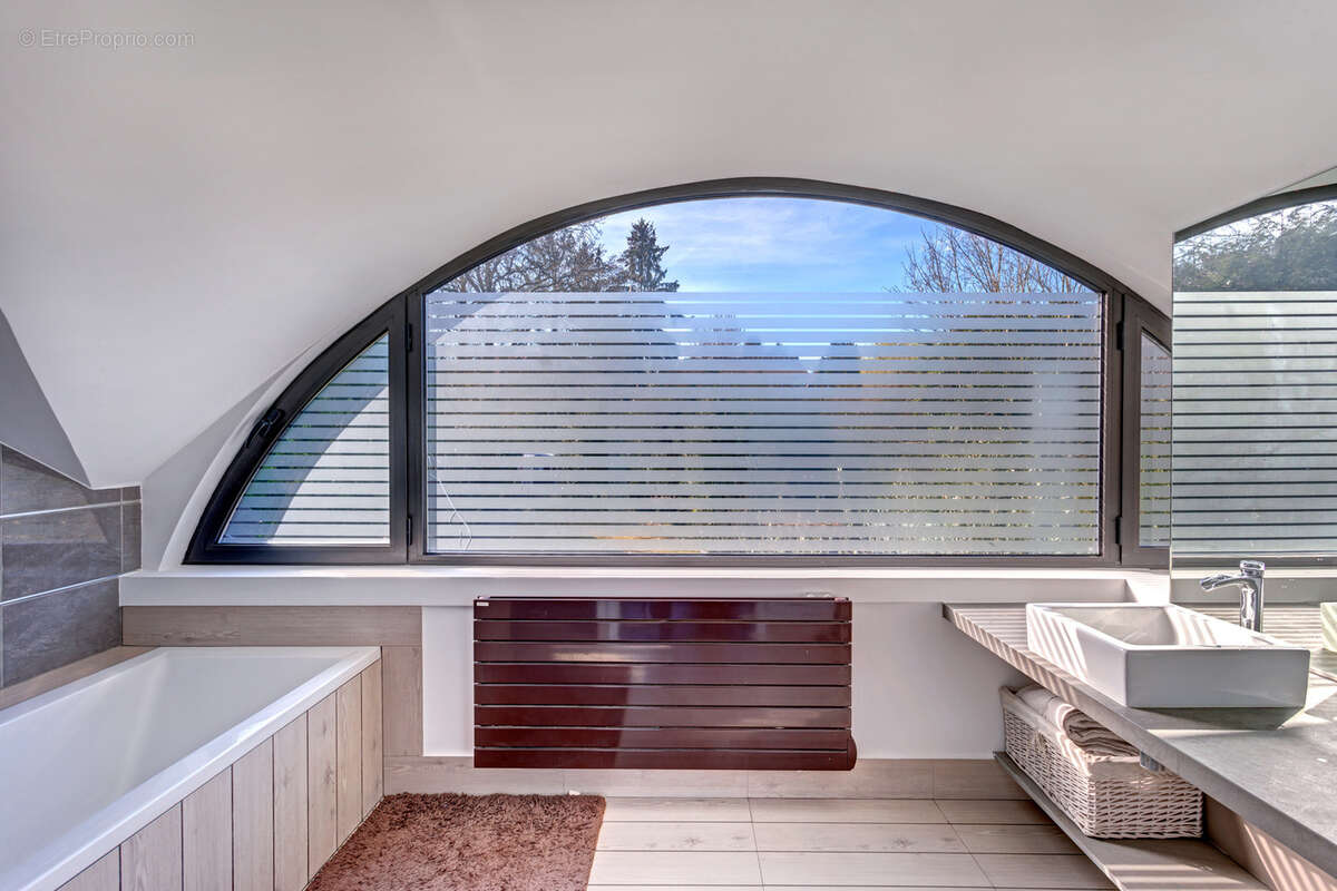 Maison à LA CELLE-SAINT-CLOUD