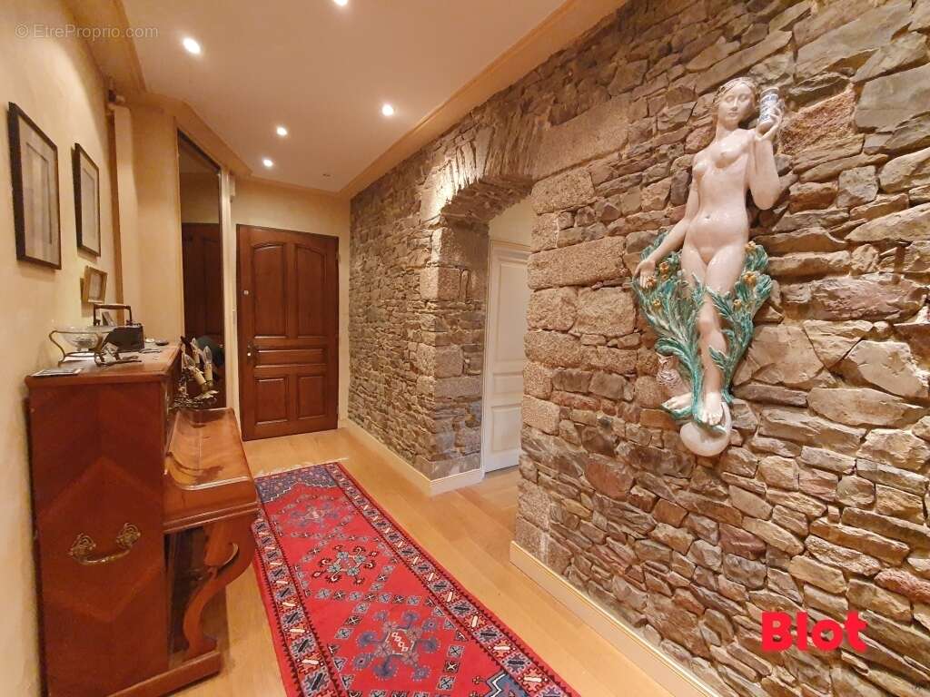 Appartement à FOUGERES