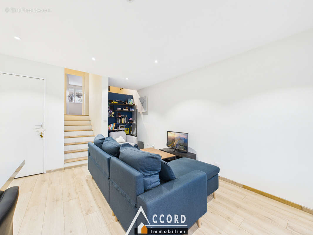 Appartement à SARTROUVILLE