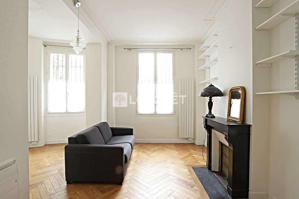 Appartement à PARIS-14E