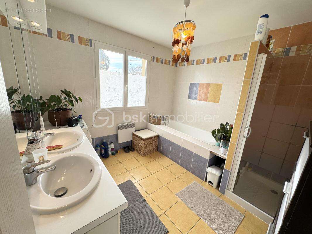 Maison à VILLENEUVE-LES-BEZIERS