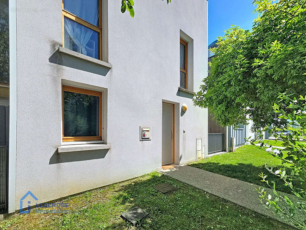 HERBLAY SUR SEINE- EXCLUSIVITE- Maison 3 chambres avec jardin et double terrasse - Gare de Paris Saint-Lazare à 25 min-en partan - photo 11