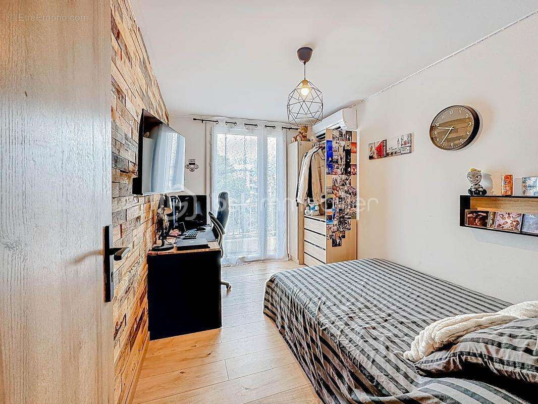 *** Magnifique Appartement T4 de 82m2 avec 3 terrasses et parking à PALAVAS *** - photo 9