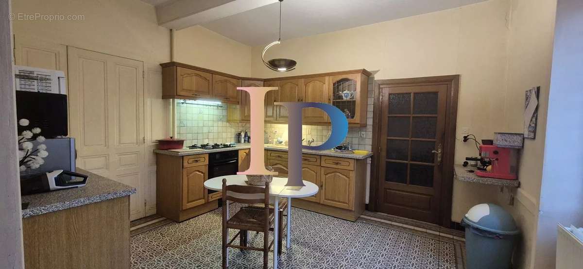 Maison à POUILLY-SOUS-CHARLIEU