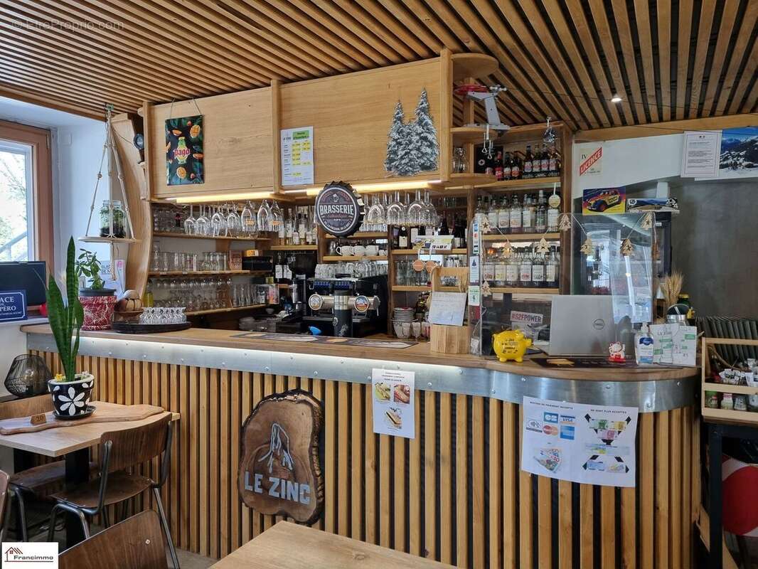 Commerce à MONESTIER-DE-CLERMONT