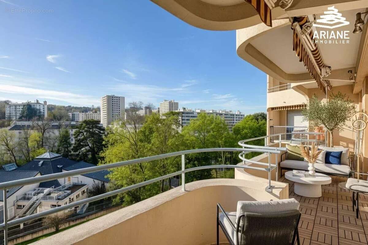 Appartement à LYON-9E