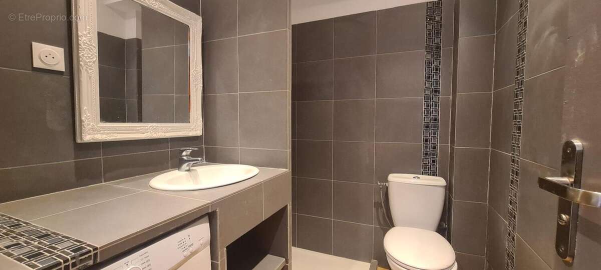 Immeuble de rapport rénové   6 appartements   215 m2   Fort - photo 24