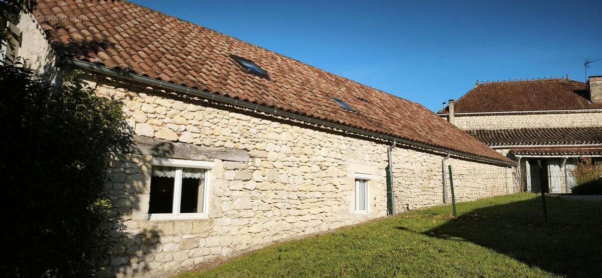 Maison à SAINT-LAURENT-LOLMIE