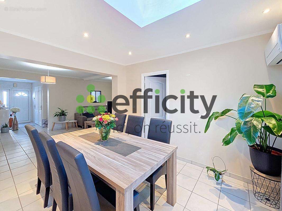 Maison à LA QUEUE-EN-BRIE