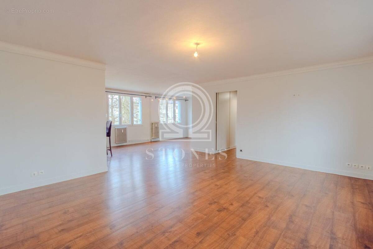 Appartement à LA CELLE-SAINT-CLOUD