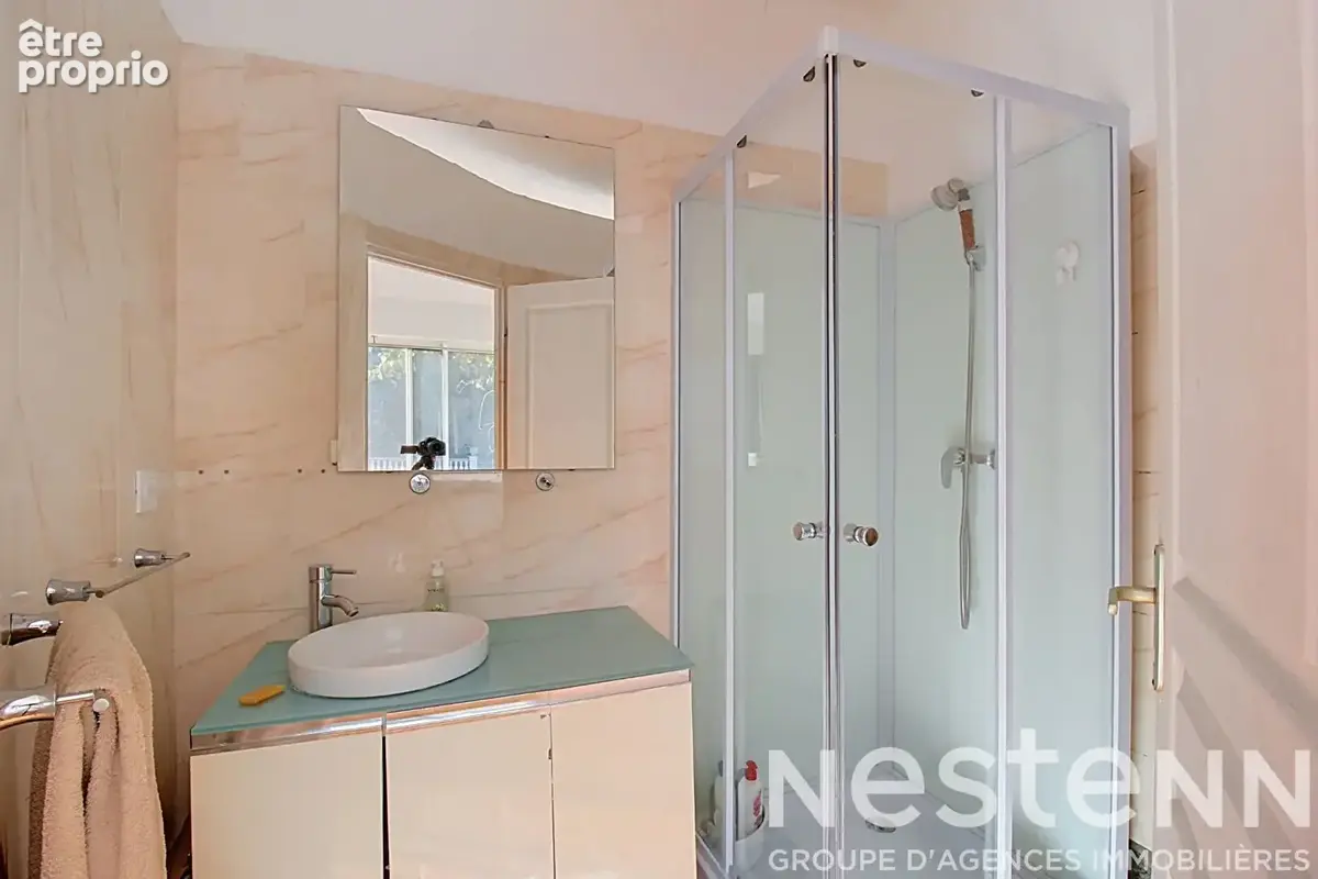 A VENDRE DRAGUIGNAN - Propriété d'environ 240 m² avec deux maisons, studio indépendant, piscine et dépendances sur 3 000 m² de t - photo 24